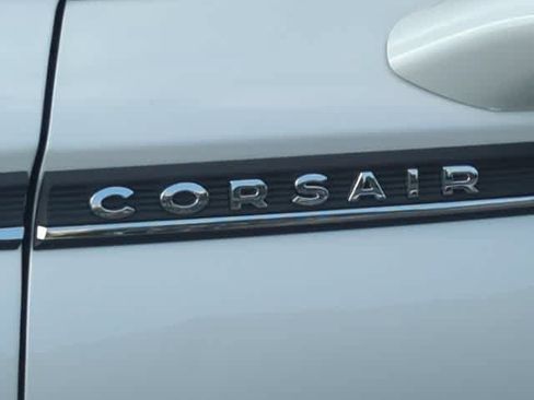 Used 2023 Lincoln Corsair FWD image 12
