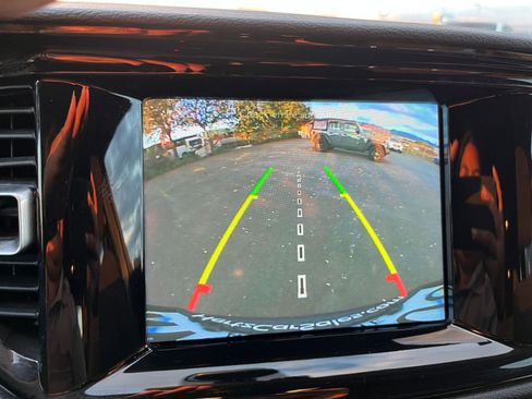 Used 2023 Dodge Durango SXT image 17