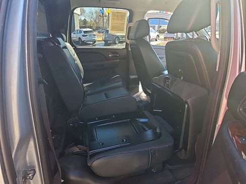 Used 2013 Chevrolet Avalanche LTZ image 34