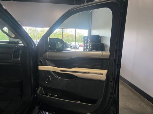 Used 2021 Ford Expedition Platinum AWD/4WD image 23