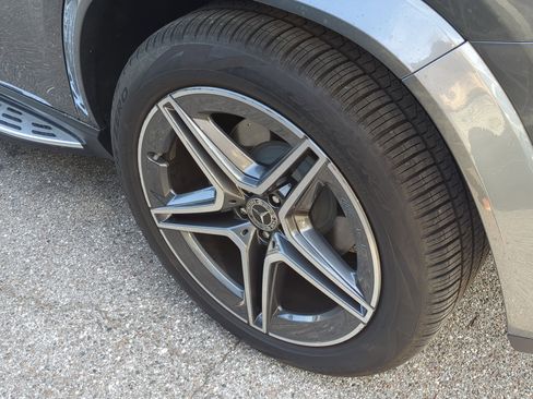 Certified 2026 Mercedes-Benz GLS 450 4MATIC image 5