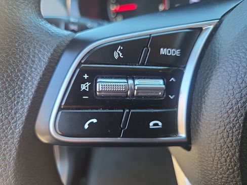 Used 2023 Kia Seltos LX image 30