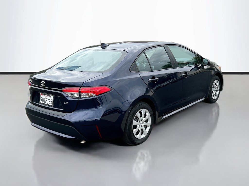 Used 2022 Toyota Corolla LE FWD image 5