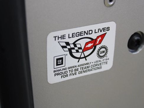 Used 2002 Chevrolet Corvette Convertible w/ Preferred Equipment Group1 image 34