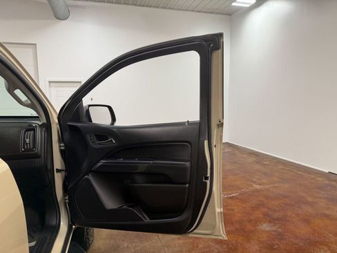 Used 2022 GMC Canyon AT4 image 64