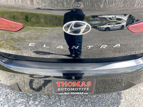 Used 2020 Hyundai Elantra SEL FWD image 34