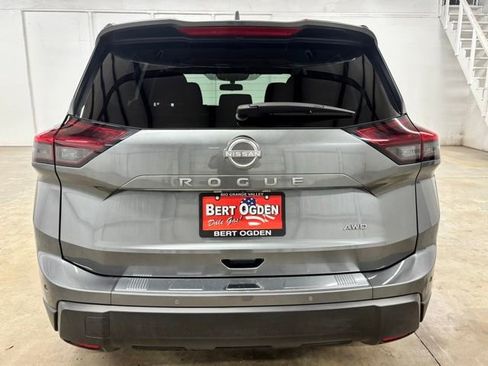 Used 2025 Nissan Rogue SV AWD/4WD image 6