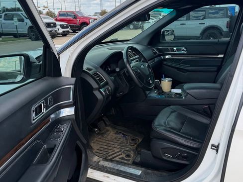 Used 2017 Ford Explorer Limited FWD image 8