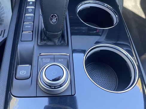 Used 2022 Maserati Quattroporte Modena image 34