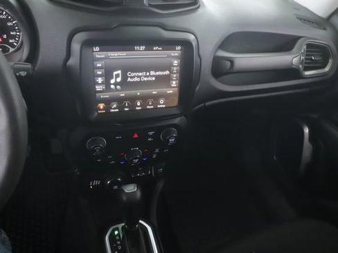 Used 2023 Jeep Renegade Latitude AWD/4WD image 23