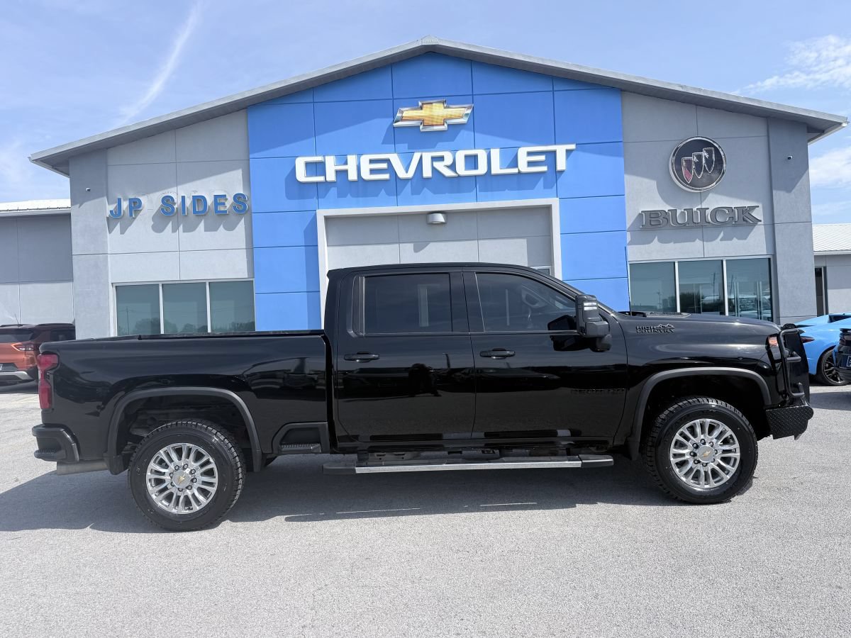 Used 2022 Chevrolet Silverado 2500 High Country w/ Z71 Off-Road Package AWD/4WD image 8