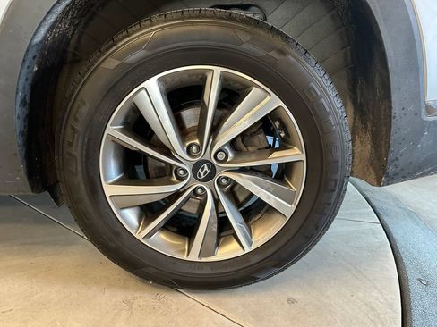 Used 2020 Hyundai Santa Fe Limited AWD/4WD image 24