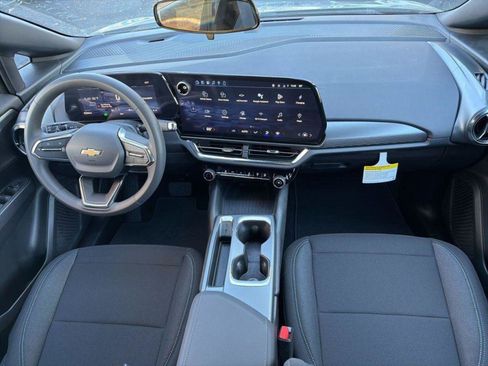 New 2026 Chevrolet Equinox EV LT image 29