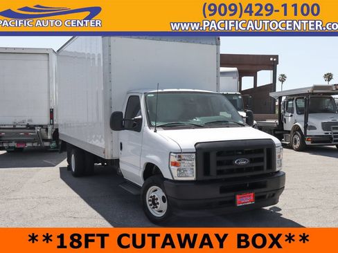Used 2024 Ford E-450 and Econoline 450 Super Duty w/ Power Windows & Locks Group RWD image 1