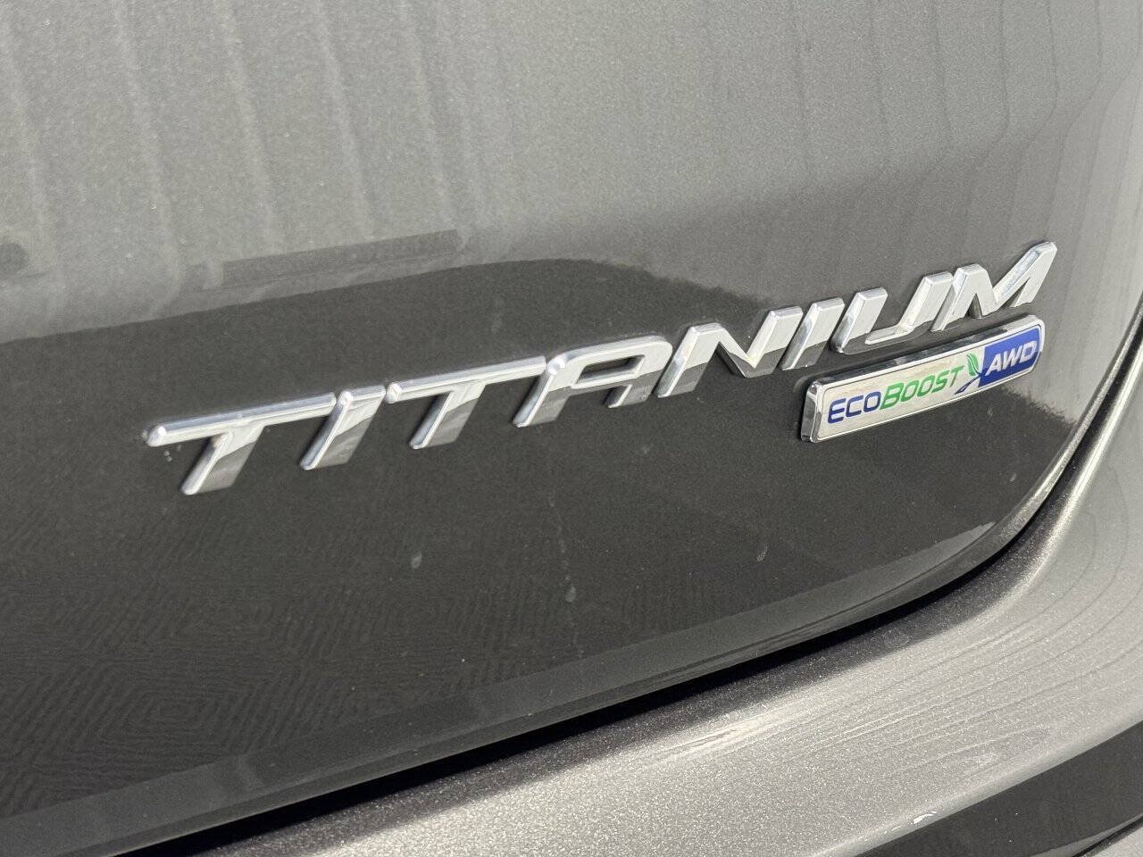 Used 2019 Ford Edge Titanium w/ Equipment Group 301A AWD/4WD image 5