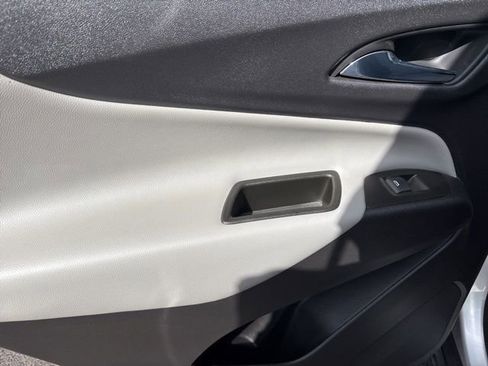 Used 2020 Chevrolet Equinox LS w/ LS Convenience Package image 30