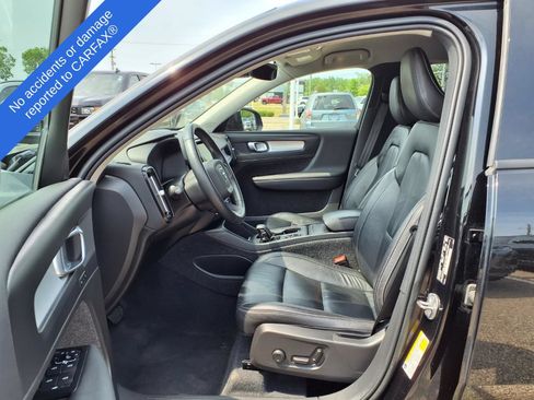 Used 2022 Volvo XC40 T5 Momentum AWD/4WD image 19