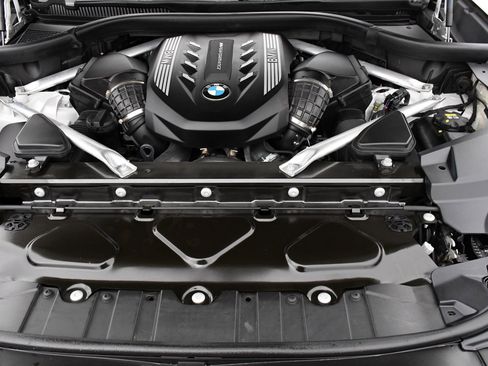 Used 2020 BMW X5 M50i w/ Executive Package image 23