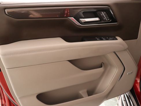 Used 2025 GMC Yukon Elevation w/ Elevation Premium Package AWD/4WD image 20