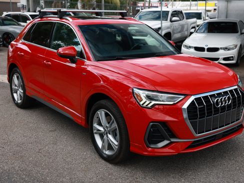 Used 2020 Audi Q3 2.0T Premium Plus w/ Premium Plus Package AWD/4WD image 19