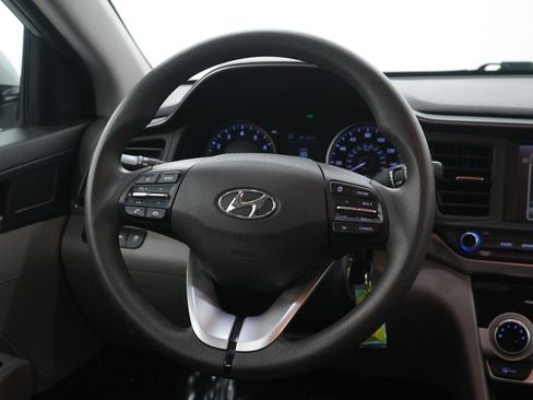 Used 2019 Hyundai Elantra SEL image 15