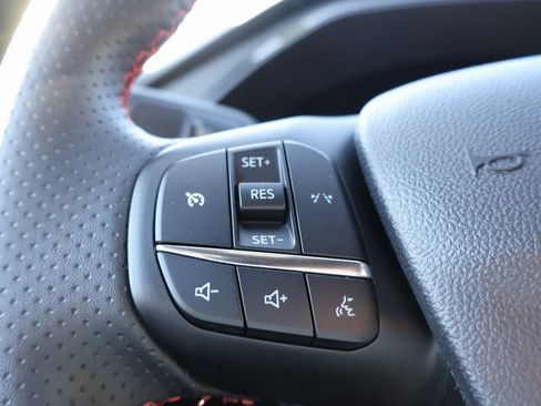 Used 2025 Ford Escape ST-Line image 25