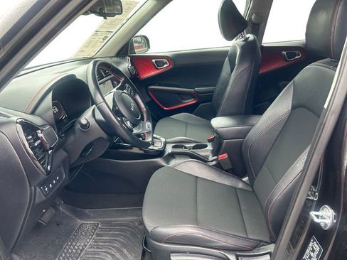Used 2023 Kia Soul GT-Line FWD image 10
