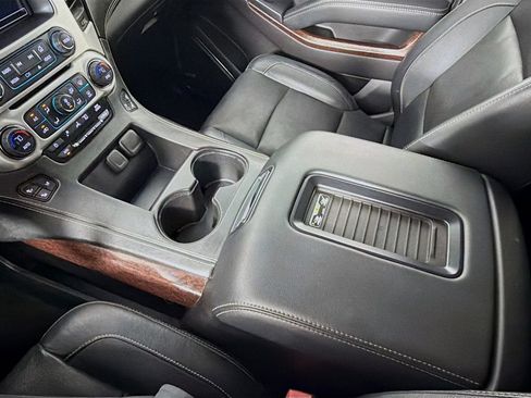Used 2017 GMC Yukon SLT AWD/4WD image 17