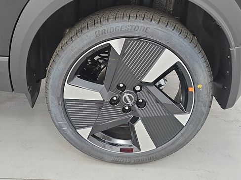 New 2026 Nissan Kicks SR FWD image 32