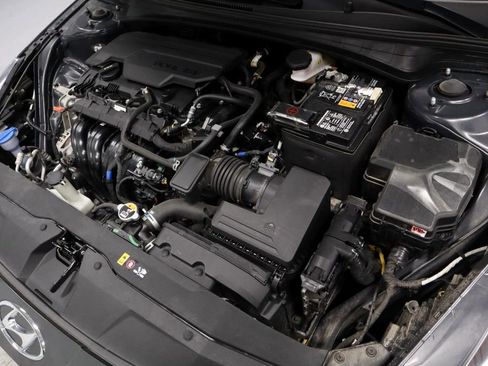 Used 2022 Hyundai Elantra SEL FWD image 17