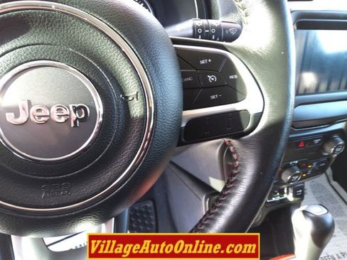 Used 2018 Jeep Renegade Trailhawk w/ Cold Weather Group II image 16