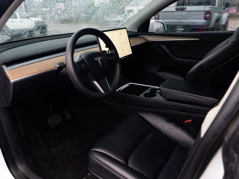 Used 2023 Tesla Model Y Long Range image 16