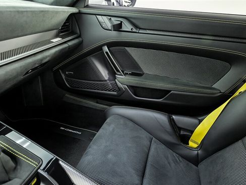 Used 2024 Porsche 911 GT3 RS RWD image 34