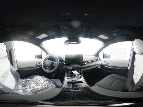 New 2026 Toyota Sienna XSE FWD image 33