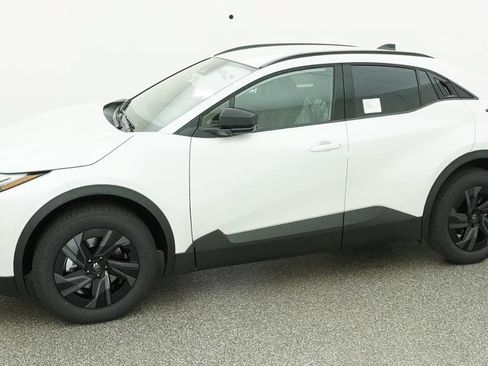 New 2026 Toyota C-HR AWD/4WD image 5