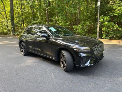 Used 2023 Genesis GV70 2.5T w/ Sport Prestige Package AWD/4WD image 3