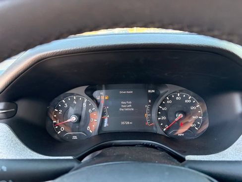 Used 2023 Jeep Compass Latitude AWD/4WD image 31
