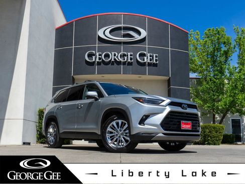 Used 2024 Toyota Grand Highlander AWD image 1