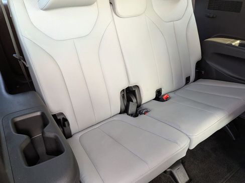 Used 2025 Hyundai Palisade SEL FWD image 29