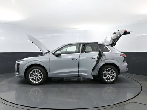 New 2026 Audi Q3 quattro 2.0T AWD/4WD image 31
