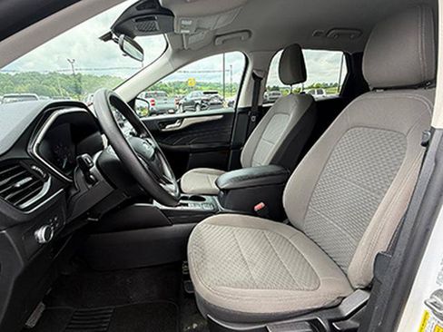 Used 2021 Ford Escape SE FWD image 16