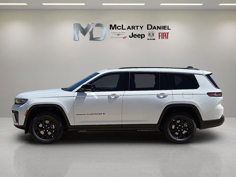 New 2026 Jeep Grand Cherokee L 4WD image 3