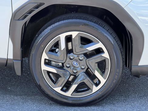 Used 2025 Subaru Forester Limited w/ Popular Package #2 AWD/4WD image 7