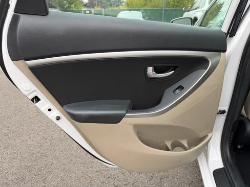 Used 2013 Hyundai Elantra GT FWD image 28