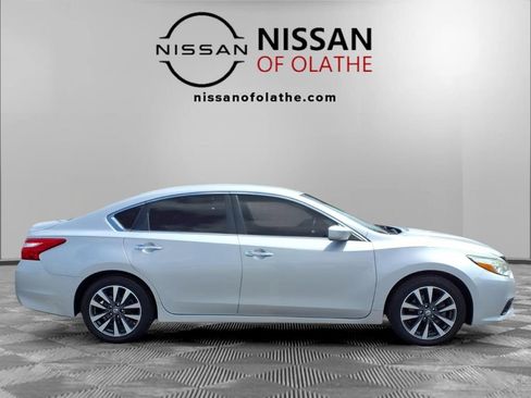 Used 2017 Nissan Altima 2.5 SV FWD image 26