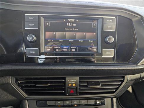 Used 2022 Volkswagen Jetta S image 15