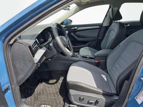 New 2026 Volkswagen Jetta SE FWD image 18
