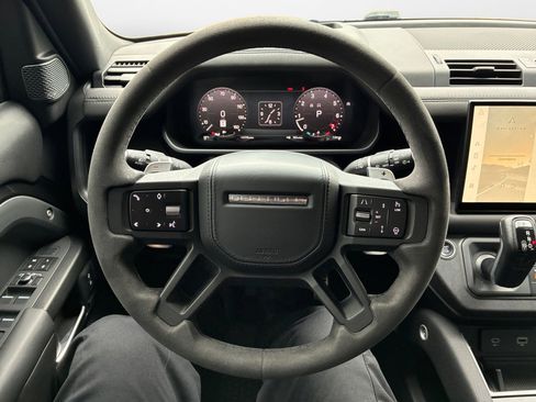 Used 2023 Land Rover Defender 110 AWD/4WD image 10