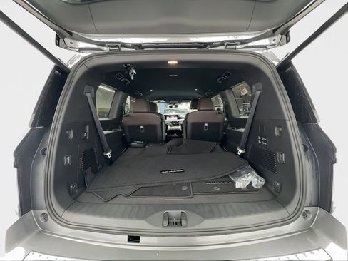 Used 2026 Nissan Armada SL w/ Captain's Chari Seat Package RWD image 16