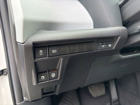 Used 2026 Toyota Sienna LE FWD image 24
